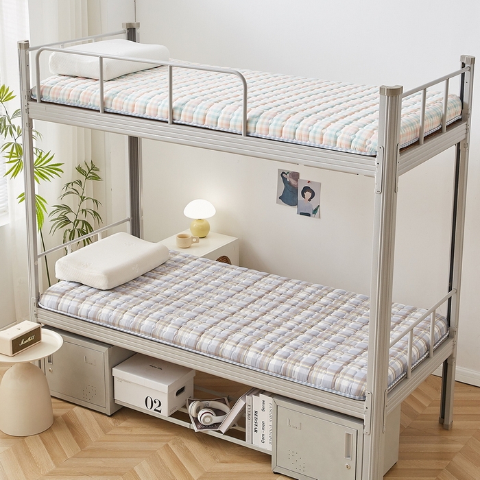 91家纺网 家纺一手货源 找家纺 卡派 2024新款单人床无印居家风藤席双面可用床垫 厚度约5cm 罗马格