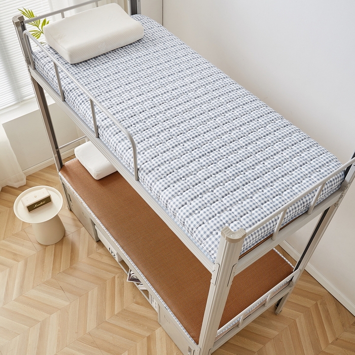 91家纺网 家纺一手货源 找家纺 卡派 2024新款单人床无印居家风藤席双面可用床垫 厚度约5cm 蓝小格