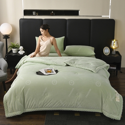 91家纺网 家纺一手货源 找家纺 鑫顺欣 2025新款纯色宝宝绒豆豆被 皇冠 绿