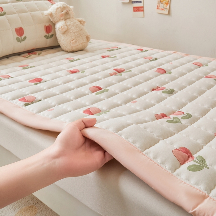 91家纺网 家纺一手货源 找家纺 卡派 2024新款水洗棉学生单人床夹棉加厚床褥 郁金香