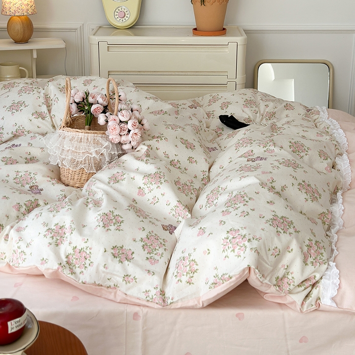 91家纺网 家纺一手货源 找家纺 昔可家纺 2024新款拼接蕾丝花边全棉四件套 萝莉小熊