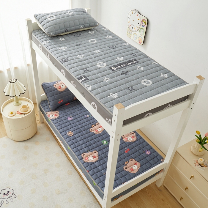 91家纺网 家纺一手货源 找家纺 卡派 2024新款单人床水洗棉夹棉加厚床笠（印花系列） 灰熊