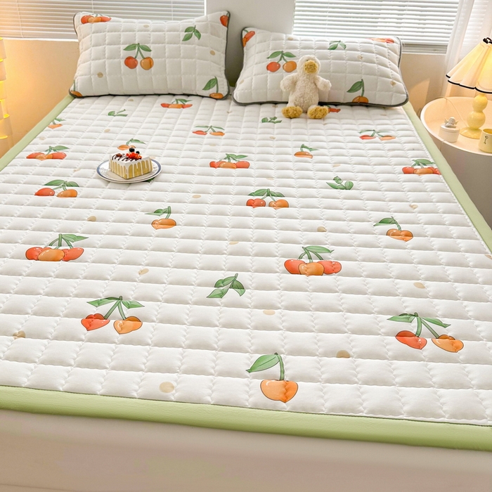 91家纺网 家纺一手货源 找家纺 卡派 2024新款大床水洗棉加厚夹棉防滑床褥子（印花系列） 樱桃