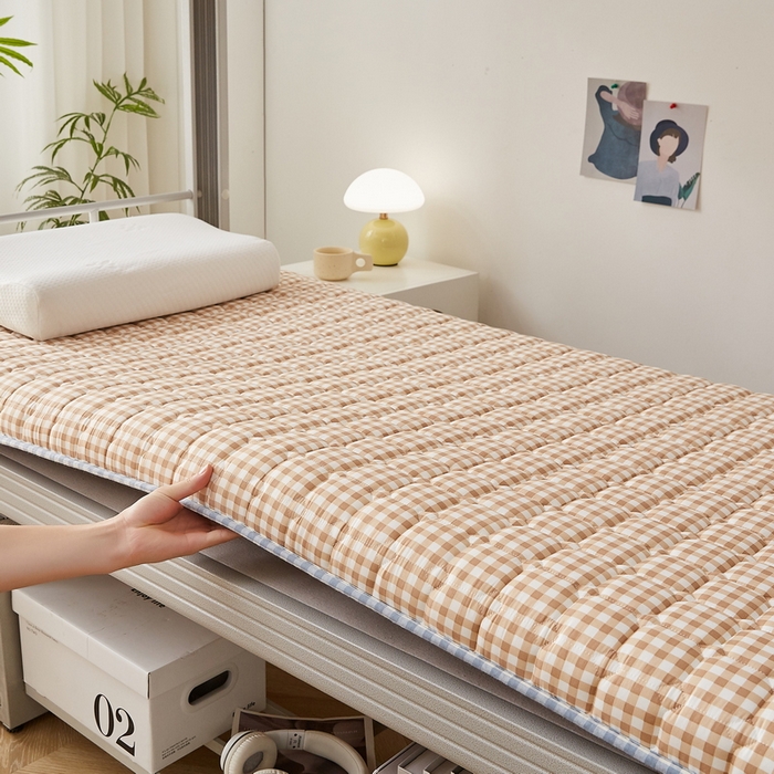 91家纺网 家纺一手货源 找家纺 卡派 2024新款单人床无印居家风藤席双面可用床垫 厚度约5cm 咖小格