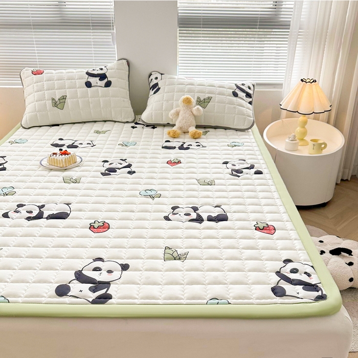 91家纺网 家纺一手货源 找家纺 卡派 2024新款大床水洗棉加厚夹棉防滑床褥子（印花系列） 熊猫