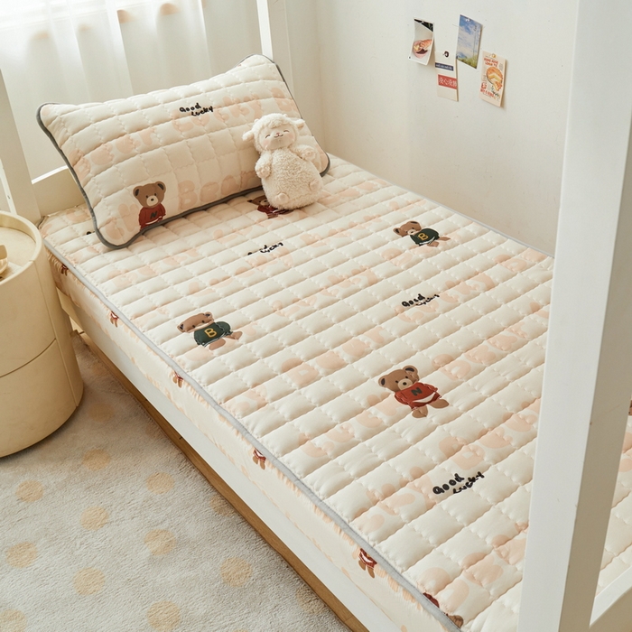 91家纺网 家纺一手货源 找家纺 卡派 2024新款单人床水洗棉夹棉加厚床笠（印花系列） 耍酷熊