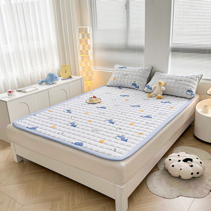 91家纺网 家纺一手货源 找家纺 卡派 2024新款大床水洗棉加厚夹棉防滑床褥子（印花系列） 小海豚