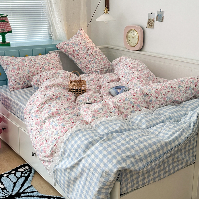 91家纺网 家纺一手货源 找家纺 昔可家纺 2024新款时尚拼接雪纺边全棉四件套 花园小兔