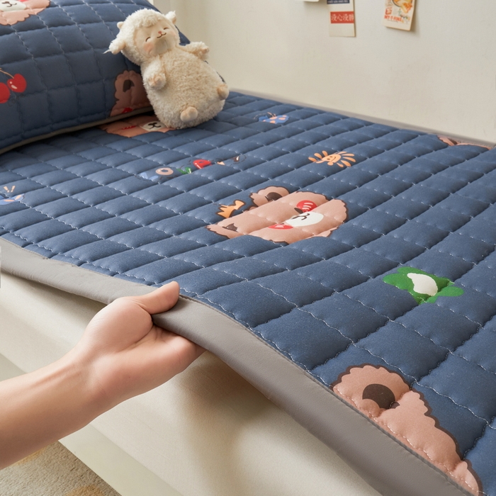 91家纺网 家纺一手货源 找家纺 卡派 2024新款水洗棉学生单人床夹棉加厚床褥 灰熊