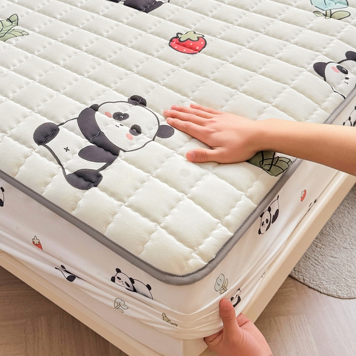 91家纺网 家纺一手货源 找家纺 迪乐妮 2024新款大床水洗棉夹棉加厚床笠（印花系列） 熊猫