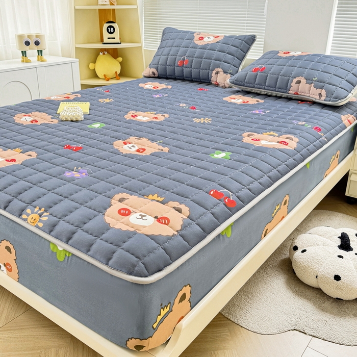 91家纺网 家纺一手货源 找家纺 卡派 2024新款大床水洗棉夹棉加厚床笠（印花系列） 灰熊