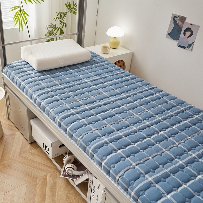 91家纺网 家纺一手货源 找家纺 卡派 2024新款单人床无印居家风藤席双面可用床垫 厚度约5cm 海蓝格