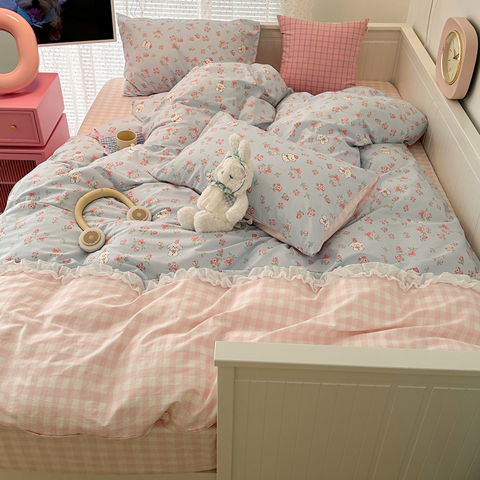 91家纺网 家纺一手货源 找家纺 昔可家纺 2024新款时尚拼接雪纺边全棉四件套 复古花花狗