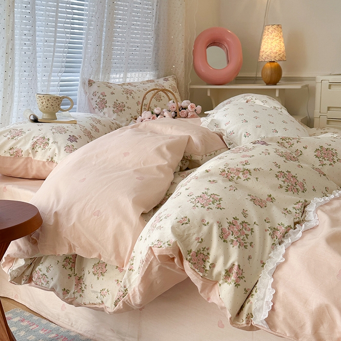 91家纺网 家纺一手货源 找家纺 昔可家纺 2024新款拼接蕾丝花边全棉四件套 萝莉小熊