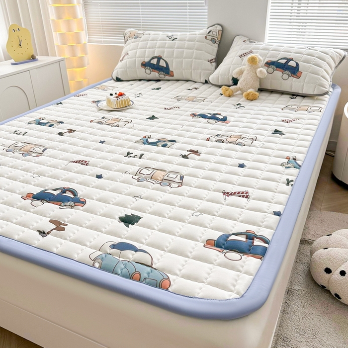 91家纺网 家纺一手货源 找家纺 卡派 2024新款大床水洗棉加厚夹棉防滑床褥子（印花系列） 汽车总动员