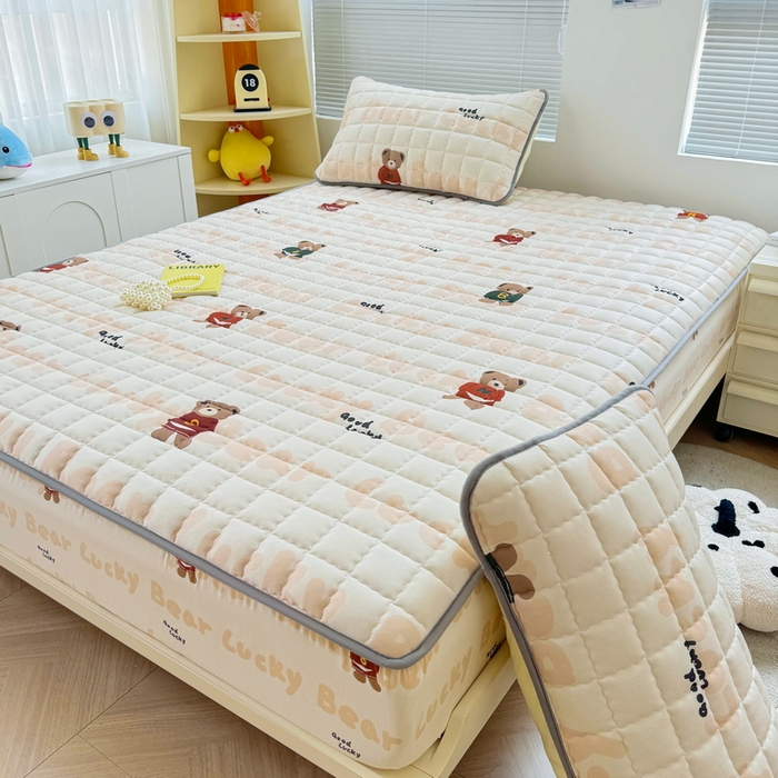 91家纺网 家纺一手货源 找家纺 卡派 2024新款大床水洗棉夹棉加厚床笠（印花系列） 耍酷熊