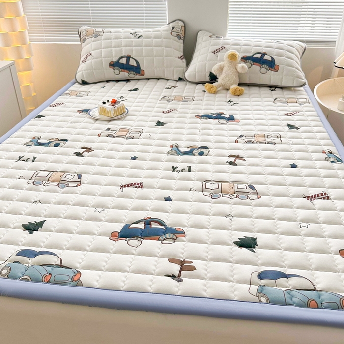 91家纺网 家纺一手货源 找家纺 卡派 2024新款大床水洗棉加厚夹棉防滑床褥子（印花系列） 汽车总动员