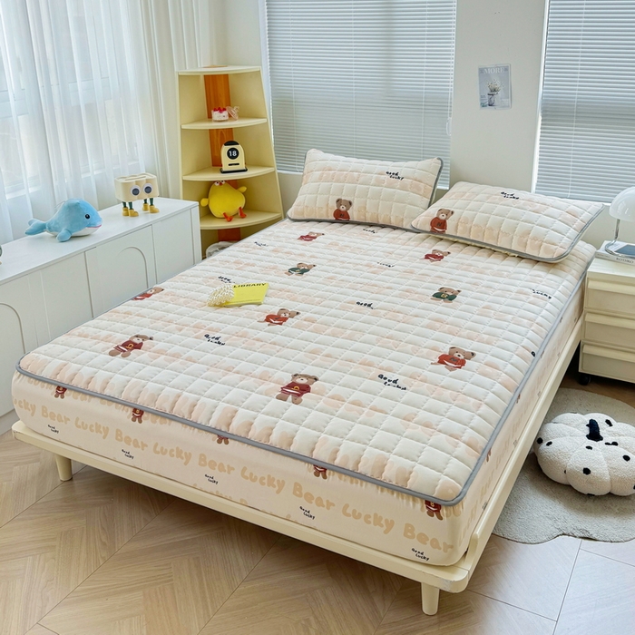 91家纺网 家纺一手货源 找家纺 卡派 2024新款大床水洗棉夹棉加厚床笠（印花系列） 耍酷熊