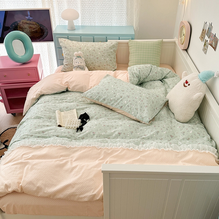 91家纺网 家纺一手货源 找家纺 昔可家纺 2024新款时尚拼接雪纺边全棉四件套 绿荫小兔