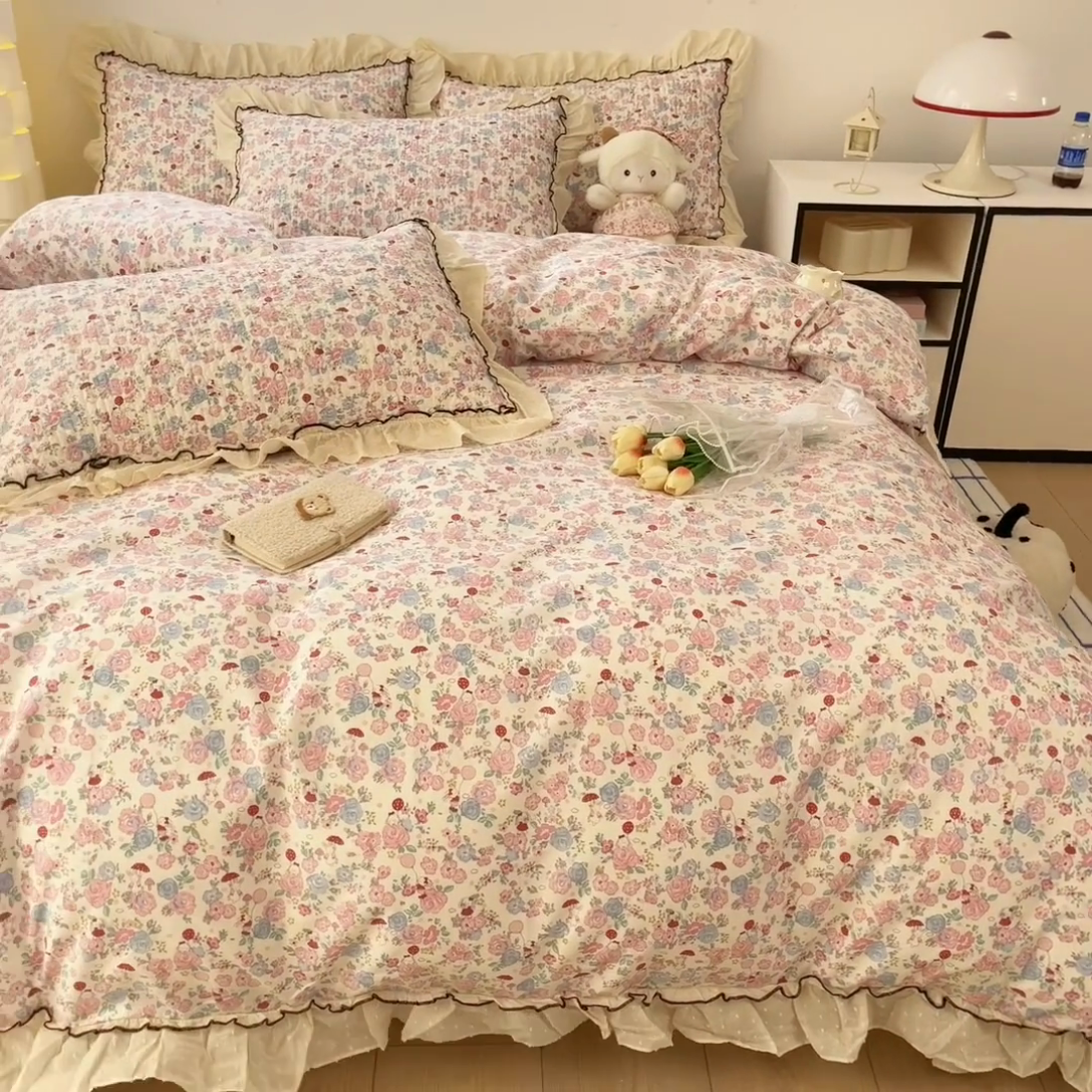 91家纺网 家纺一手货源 找家纺 暖居 2024新款韩系全棉高温砂洗棉花床盖被套四件套纯棉床盖三件套 草莓兔子