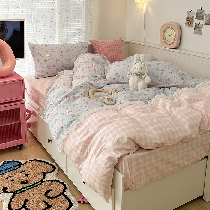 91家纺网 家纺一手货源 找家纺 昔可家纺 2024新款时尚拼接雪纺边全棉四件套 复古花花狗