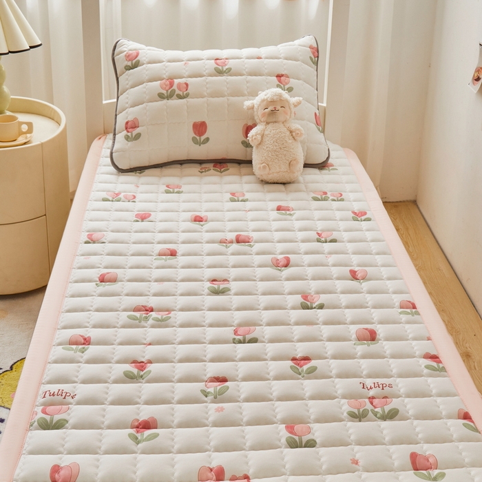 91家纺网 家纺一手货源 找家纺 卡派 2024新款水洗棉学生单人床夹棉加厚床褥 郁金香