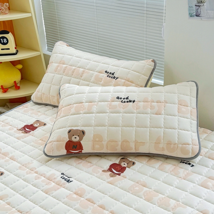 91家纺网 家纺一手货源 找家纺 迪乐妮 2024新款大床水洗棉夹棉加厚床笠（印花系列） 耍酷熊