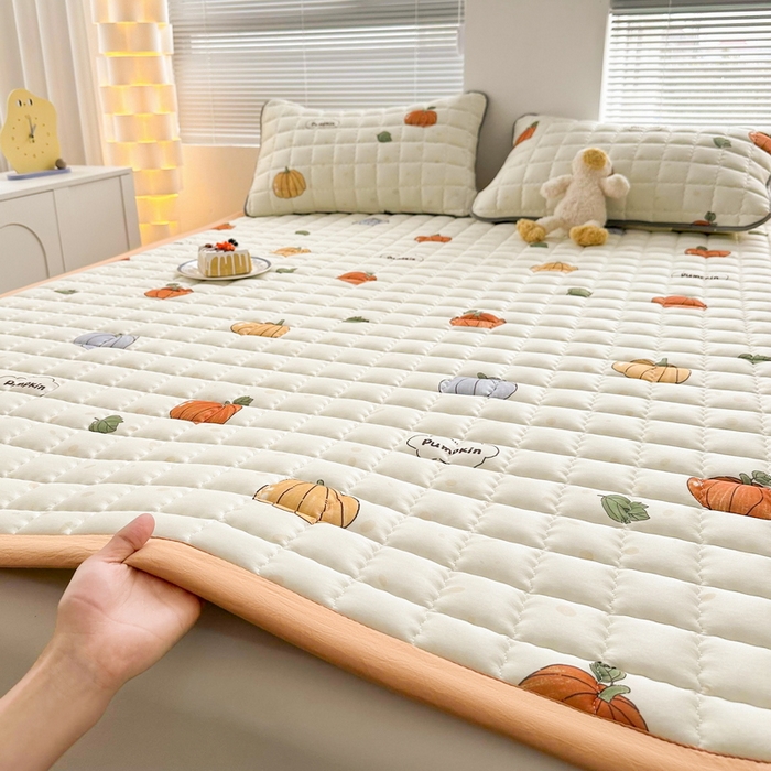 91家纺网 家纺一手货源 找家纺 卡派 2024新款大床水洗棉加厚夹棉防滑床褥子（印花系列） 南瓜