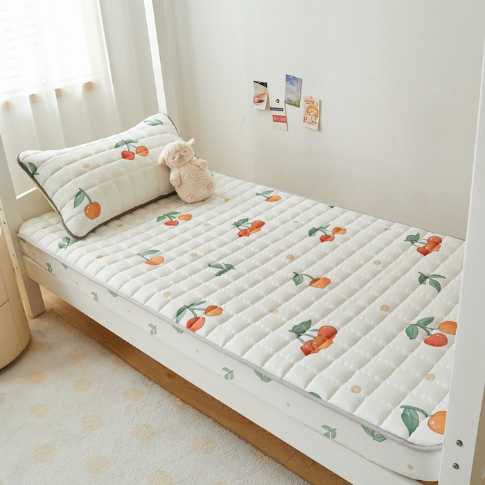 91家纺网 家纺一手货源 找家纺 卡派 2024新款单人床水洗棉夹棉加厚床笠（印花系列） 樱桃