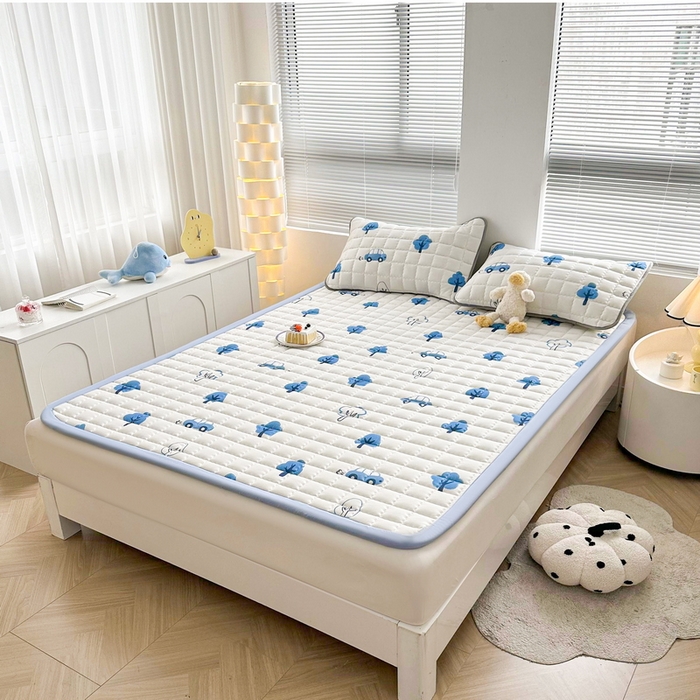 91家纺网 家纺一手货源 找家纺 卡派 2024新款大床水洗棉加厚夹棉防滑床褥子（印花系列） 密林