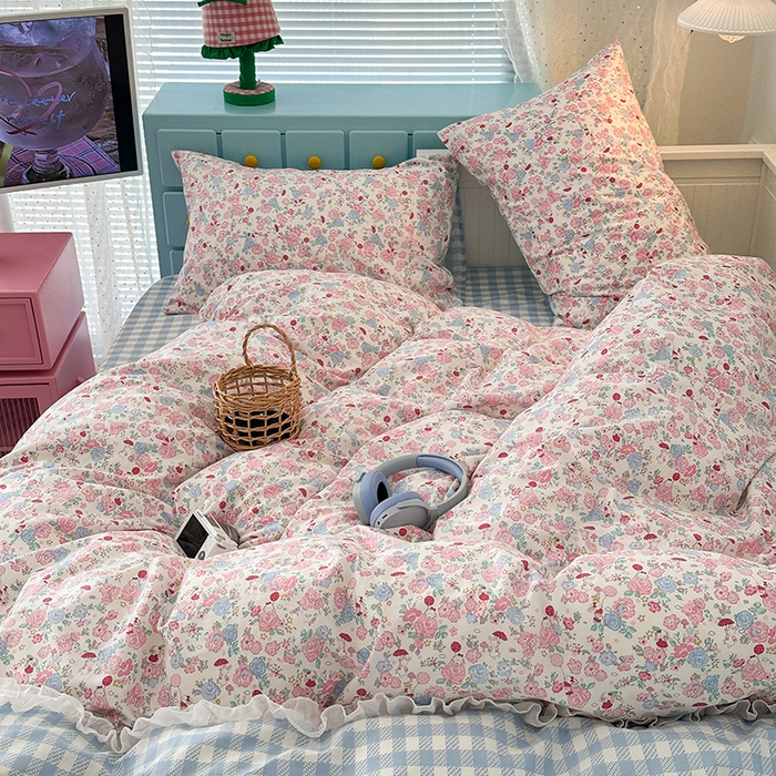 91家纺网 家纺一手货源 找家纺 昔可家纺 2024新款时尚拼接雪纺边全棉四件套 花园小兔