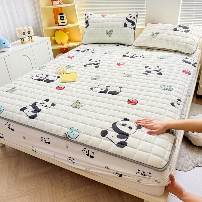 91家纺网 家纺一手货源 找家纺 卡派 2024新款大床水洗棉夹棉加厚床笠（印花系列） 熊猫