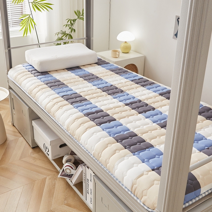 91家纺网 家纺一手货源 找家纺 卡派 2024新款单人床无印居家风藤席双面可用床垫 厚度约5cm 蓝大格