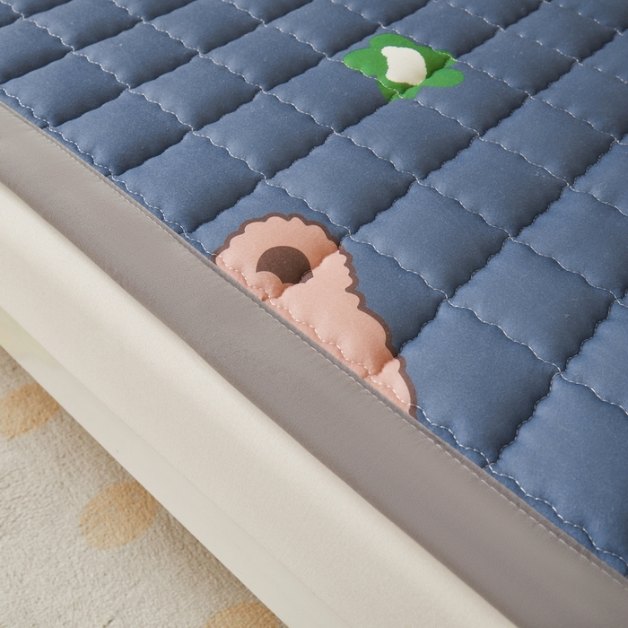 91家纺网 家纺一手货源 找家纺 卡派 2024新款水洗棉学生单人床夹棉加厚床褥 灰熊