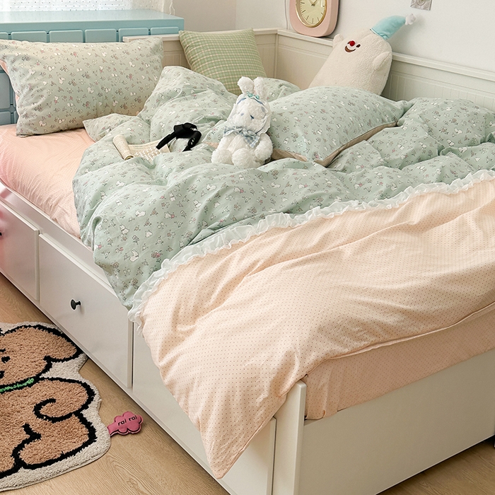 91家纺网 家纺一手货源 找家纺 昔可家纺 2024新款时尚拼接雪纺边全棉四件套 绿荫小兔