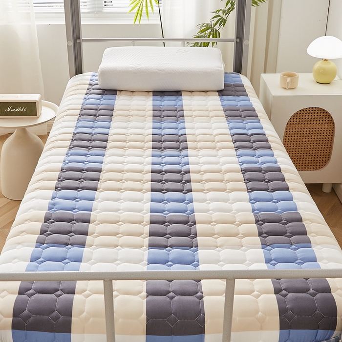 91家纺网 家纺一手货源 找家纺 卡派 2024新款单人床无印居家风藤席双面可用床垫 厚度约5cm 蓝大格