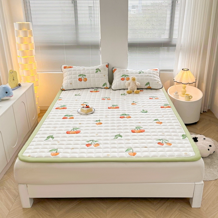 91家纺网 家纺一手货源 找家纺 卡派 2024新款大床水洗棉加厚夹棉防滑床褥子（印花系列） 樱桃