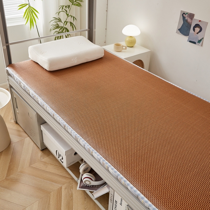 91家纺网 家纺一手货源 找家纺 卡派 2024新款单人床无印居家风藤席双面可用床垫 厚度约5cm 罗马格