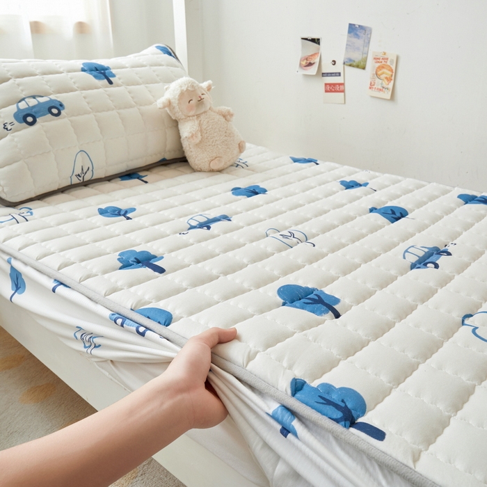 91家纺网 家纺一手货源 找家纺 迪乐妮 2024新款单人床水洗棉夹棉加厚床笠（印花系列） 密林