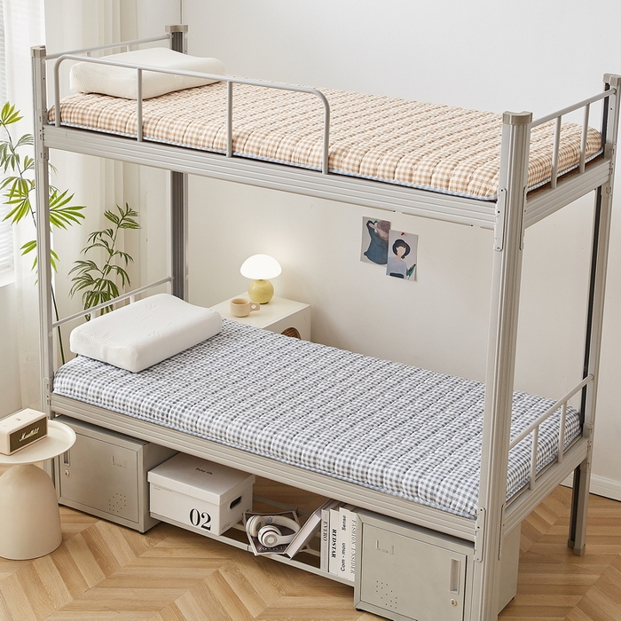 91家纺网 家纺一手货源 找家纺 卡派 2024新款单人床无印居家风藤席双面可用床垫 厚度约5cm 蓝小格