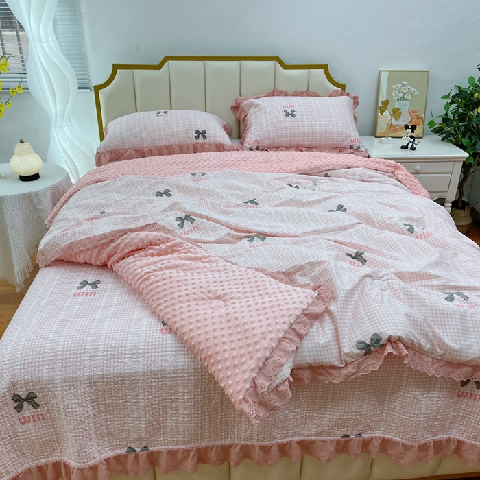 91家纺网 家纺一手货源 找家纺 暖居 2024新款豆豆被四件套棉花床盖三件套四季通用 蝴蝶结粉