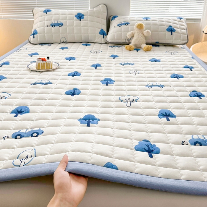 91家纺网 家纺一手货源 找家纺 卡派 2024新款大床水洗棉加厚夹棉防滑床褥子（印花系列） 密林