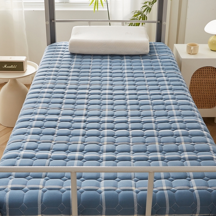 91家纺网 家纺一手货源 找家纺 卡派 2024新款单人床无印居家风藤席双面可用床垫 厚度约5cm 海蓝格