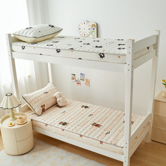 91家纺网 家纺一手货源 找家纺 卡派 2024新款单人床水洗棉夹棉加厚床笠（印花系列） 耍酷熊