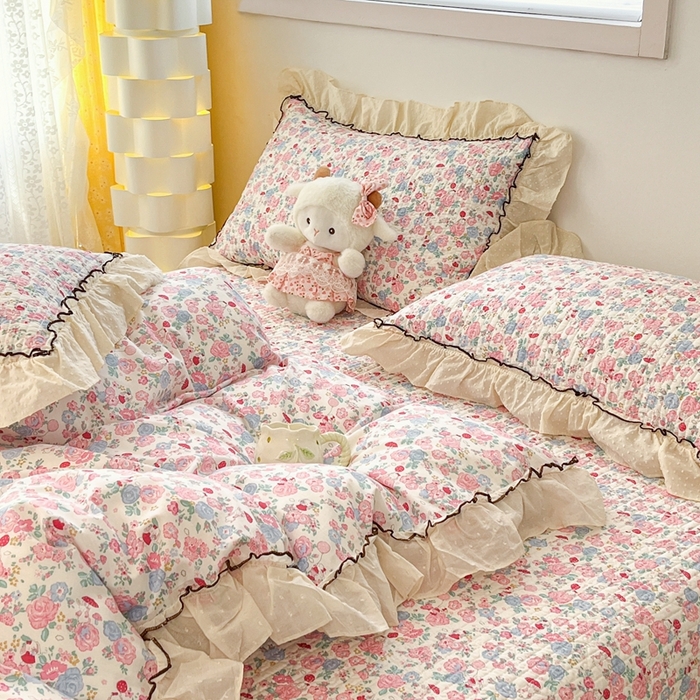 91家纺网 家纺一手货源 找家纺 暖居 2024新款韩系全棉高温砂洗棉花床盖被套四件套纯棉床盖三件套 草莓兔子