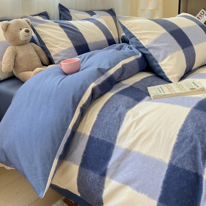 91家纺网 家纺一手货源 找家纺 雅居纺 2024新款全棉印花四件套 复古格子蓝