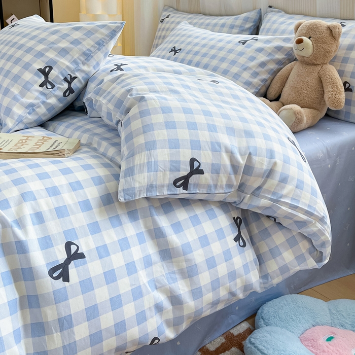 91家纺网 家纺一手货源 找家纺 雅居纺 2024新款全棉印花四件套 蓝格子蝴蝶结