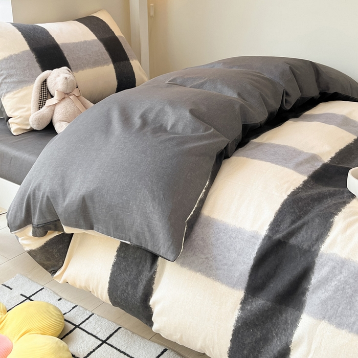 91家纺网 家纺一手货源 找家纺 雅居纺 2024新款全棉印花学生季套件 复古格子灰