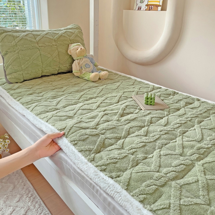 91家纺网 家纺一手货源 找家纺 米柳家纺 2024新款塔芙绒夹棉垫子 绿色