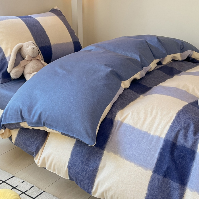 91家纺网 家纺一手货源 找家纺 雅居纺 2024新款全棉印花学生季套件 复古格子蓝